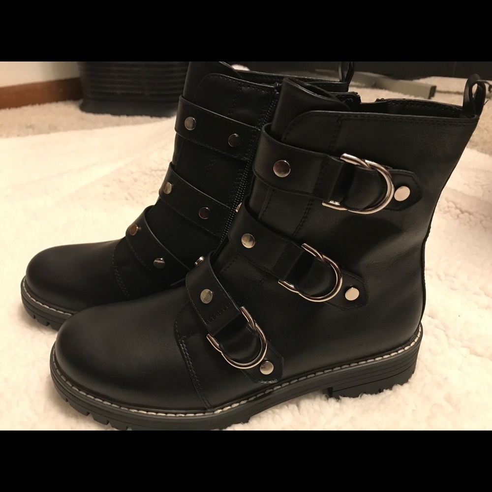 SOLD — NWT SO Black combat boots size 7.5